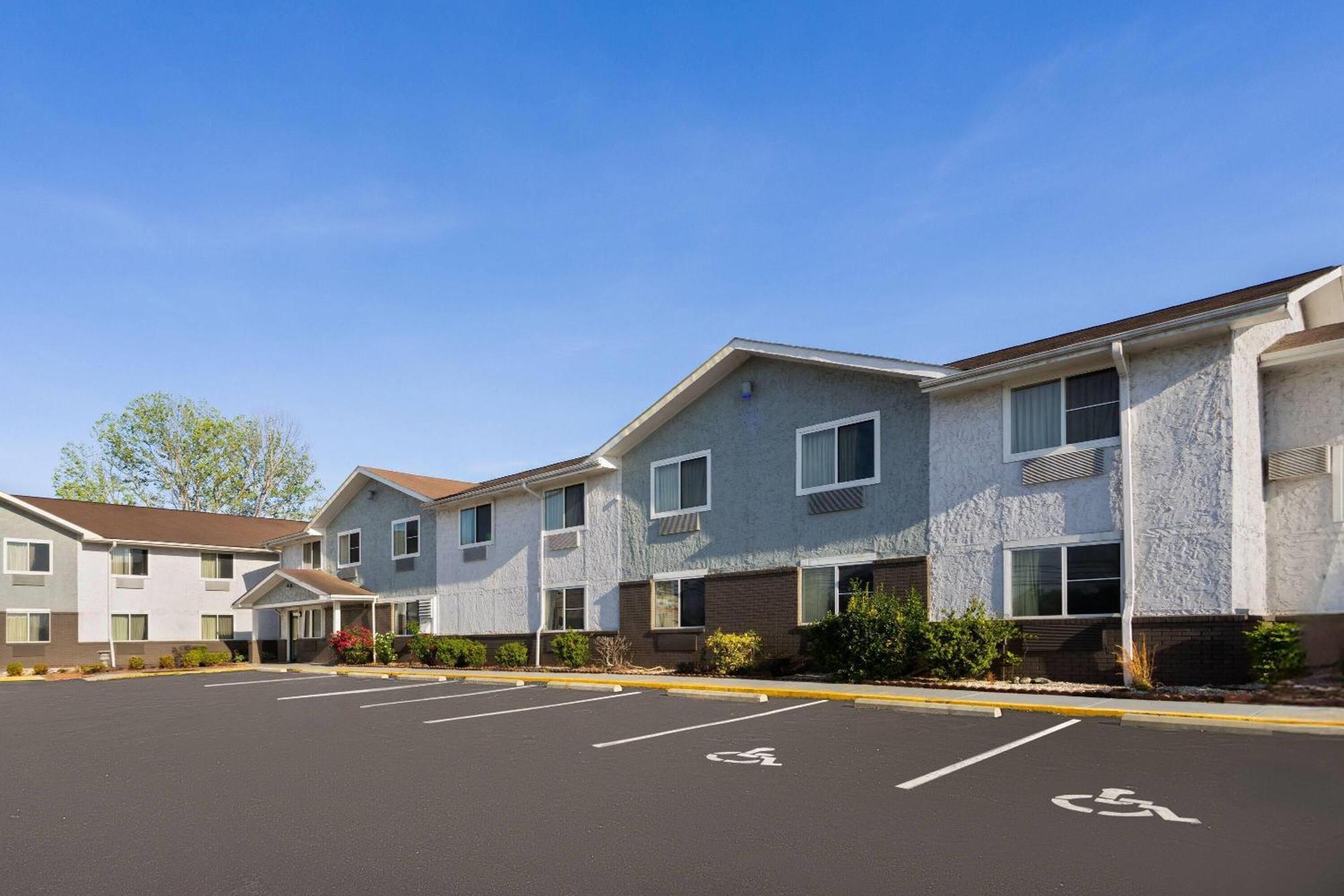 Super 8 By Wyndham South Boston Va Motel Luaran gambar